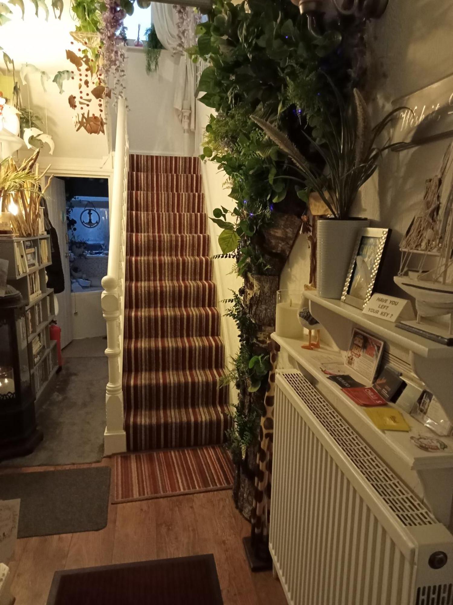 Marjune Guest House Уеймут Екстериор снимка