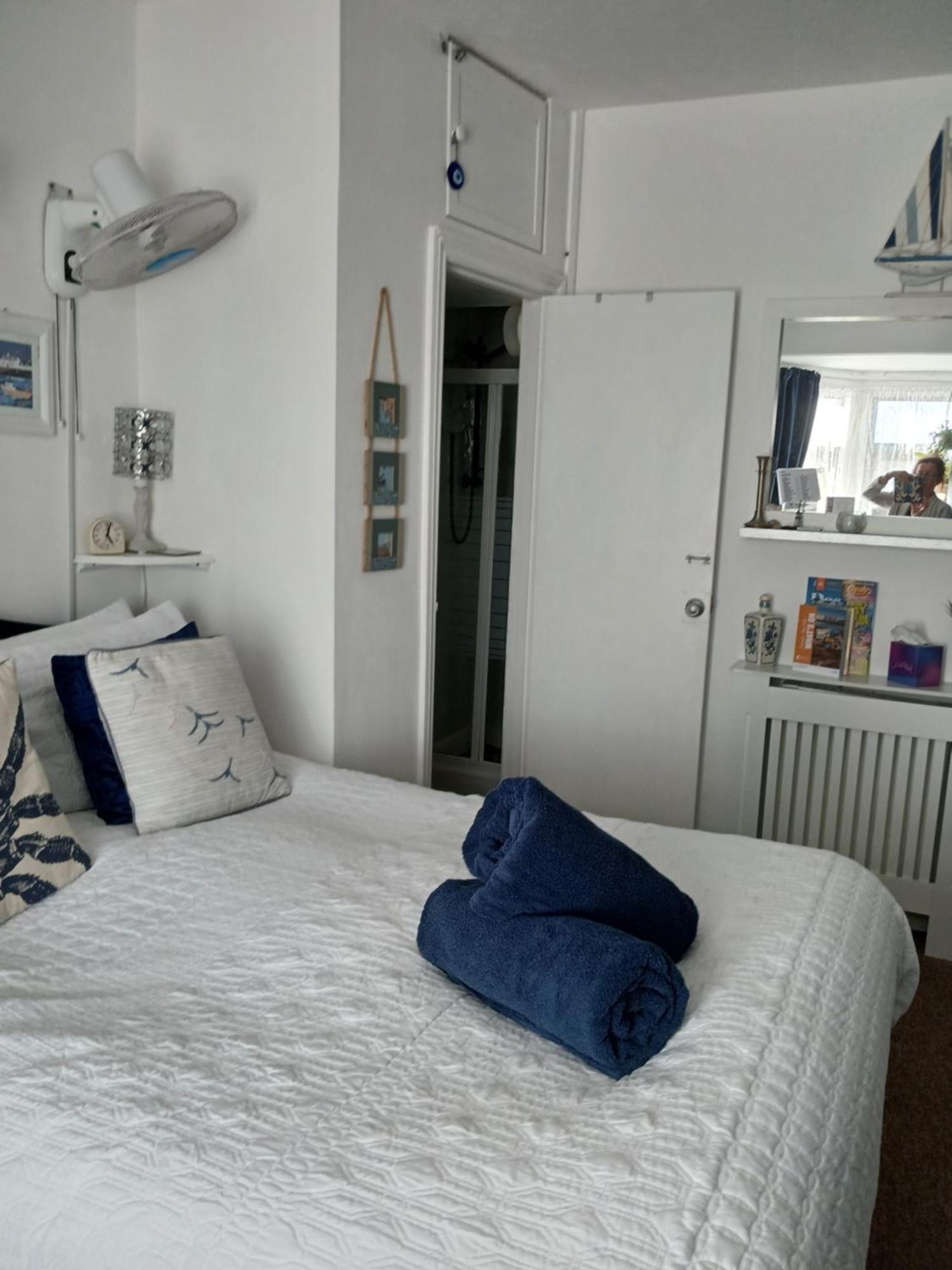 Marjune Guest House Уеймут Екстериор снимка